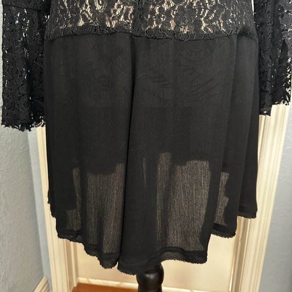 Sheer Black Lace Long bell-shape sleeve w/front cutout - Picture 3 of 8